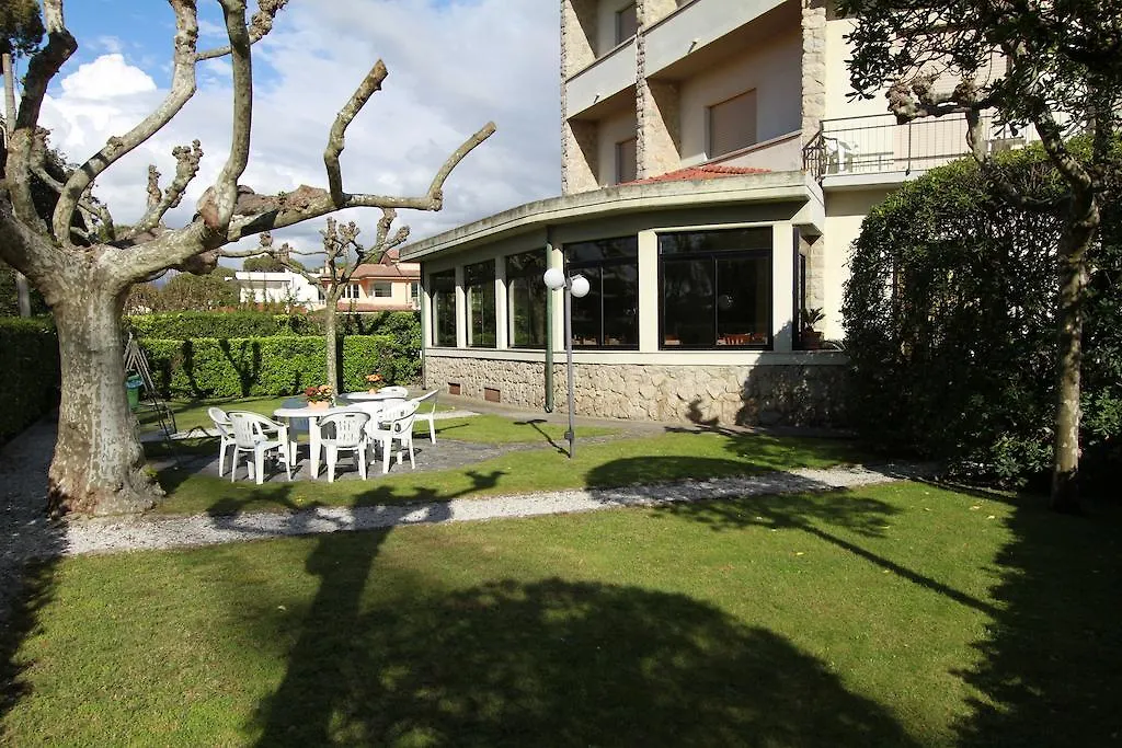 Hotel Montecarlo Lido di Camaiore 3*,