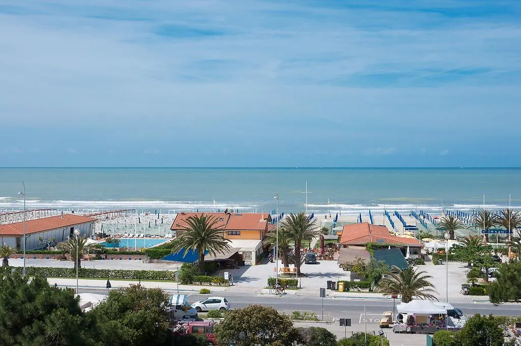Hotel Montecarlo Lido di Camaiore