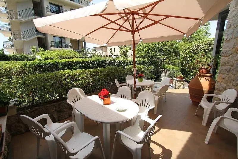 Hotel Montecarlo Lido di Camaiore 3*,