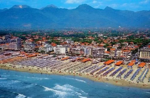 Hotel Montecarlo contacts
