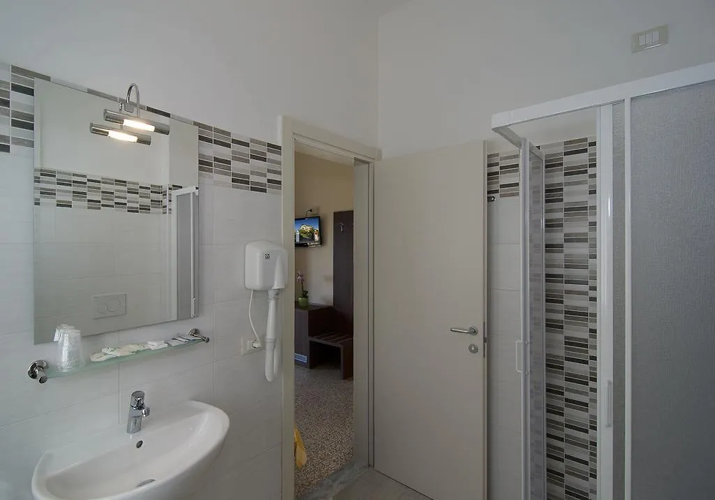 ***  Hotel Montecarlo Lido di Camaiore Italy