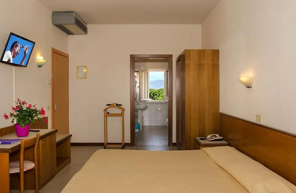 Hotel Montecarlo Lido di Camaiore 3*,  Italien